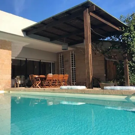 Villa Di Design Con Il Tetto Verde